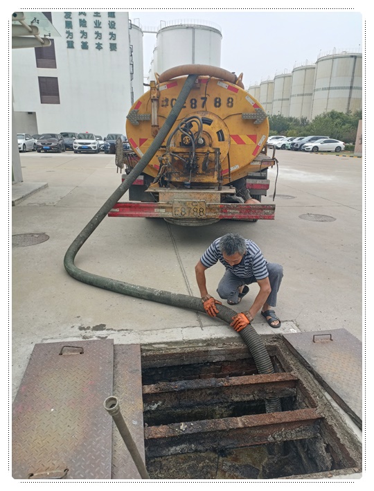 广华办事处隔油池清掏