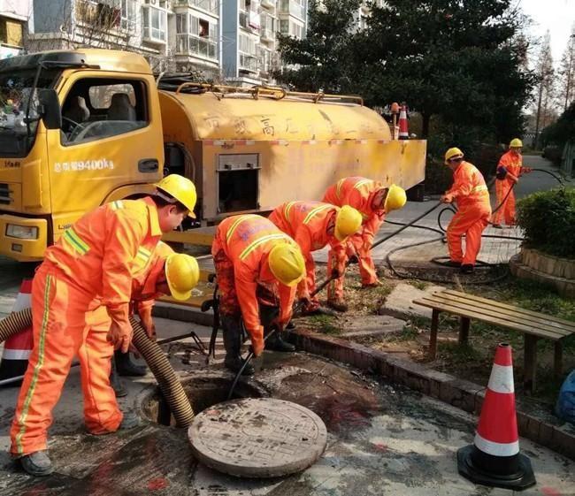 广华办事处市政管道清淤