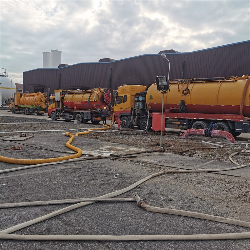 广华办事处污水池清理