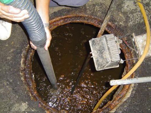 广华办事处隔油池清理