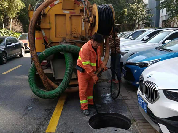 广华办事处排污管道清淤